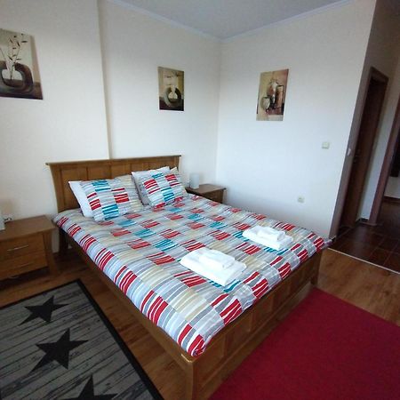 Cedar Lodge 4 Self-Catered Apartment Бансько Екстер'єр фото